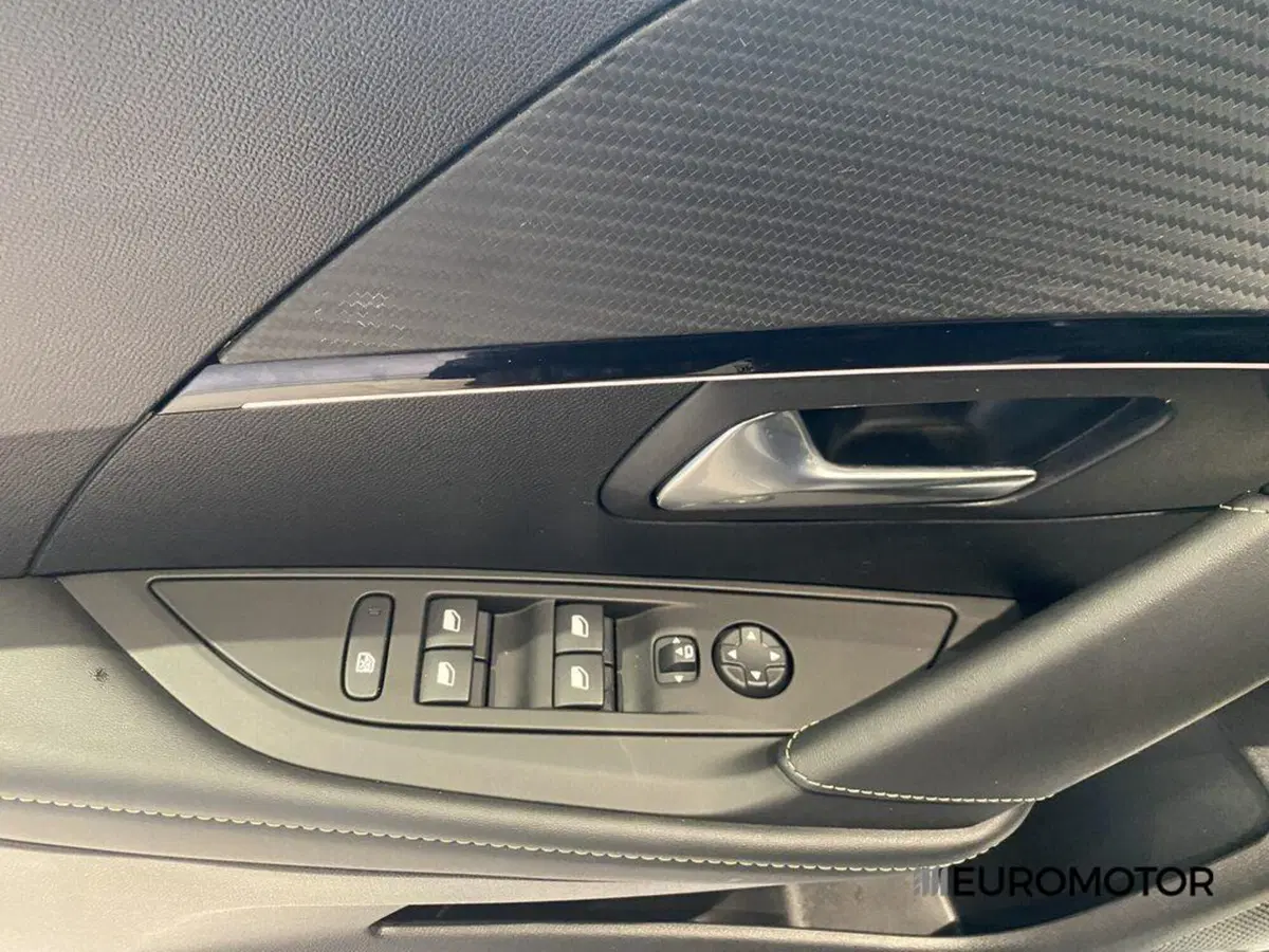 Peugeot 208 usata a Bari (14)