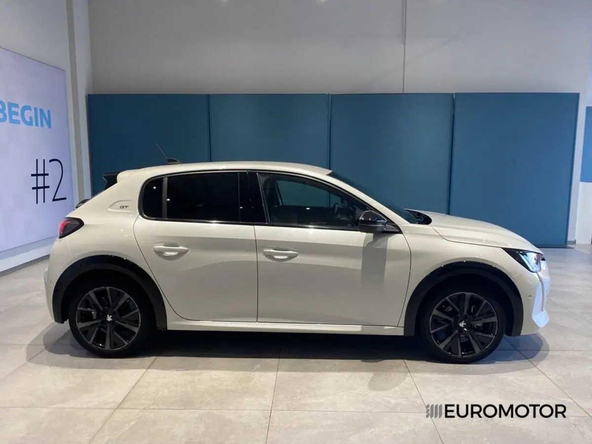 Peugeot 208 usata a Bari (6)