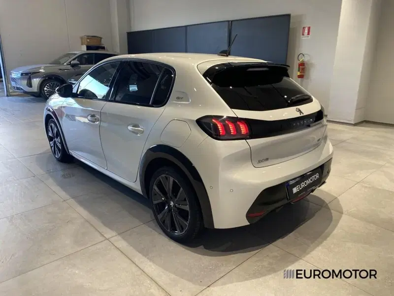 Peugeot 208 usata a Bari (9)