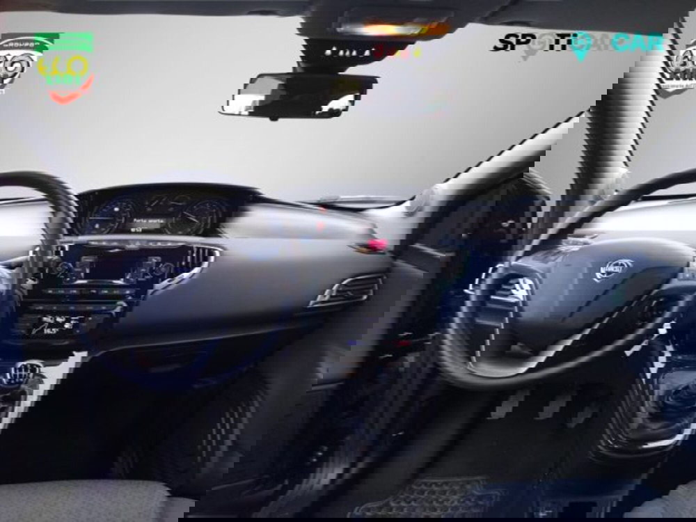 Lancia Ypsilon usata a Frosinone (13)