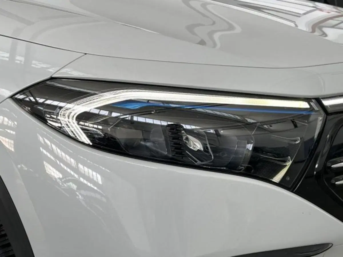 Mercedes-Benz EQA usata a Verona (17)