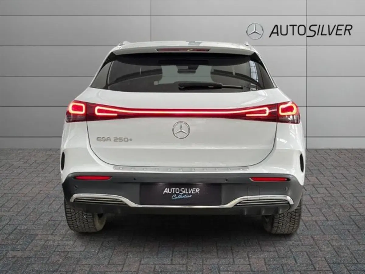 Mercedes-Benz EQA usata a Verona (4)