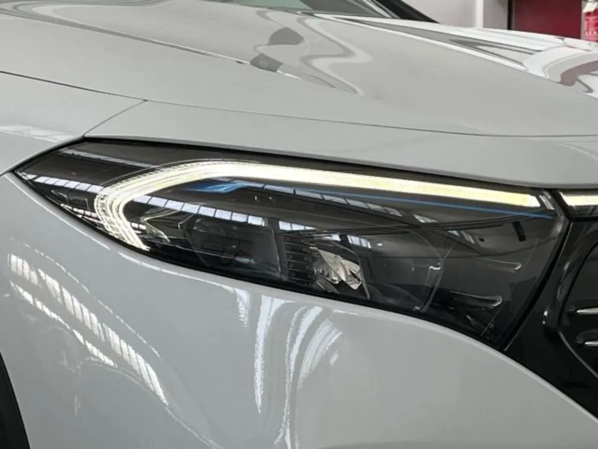 Mercedes-Benz EQA usata a Verona (17)