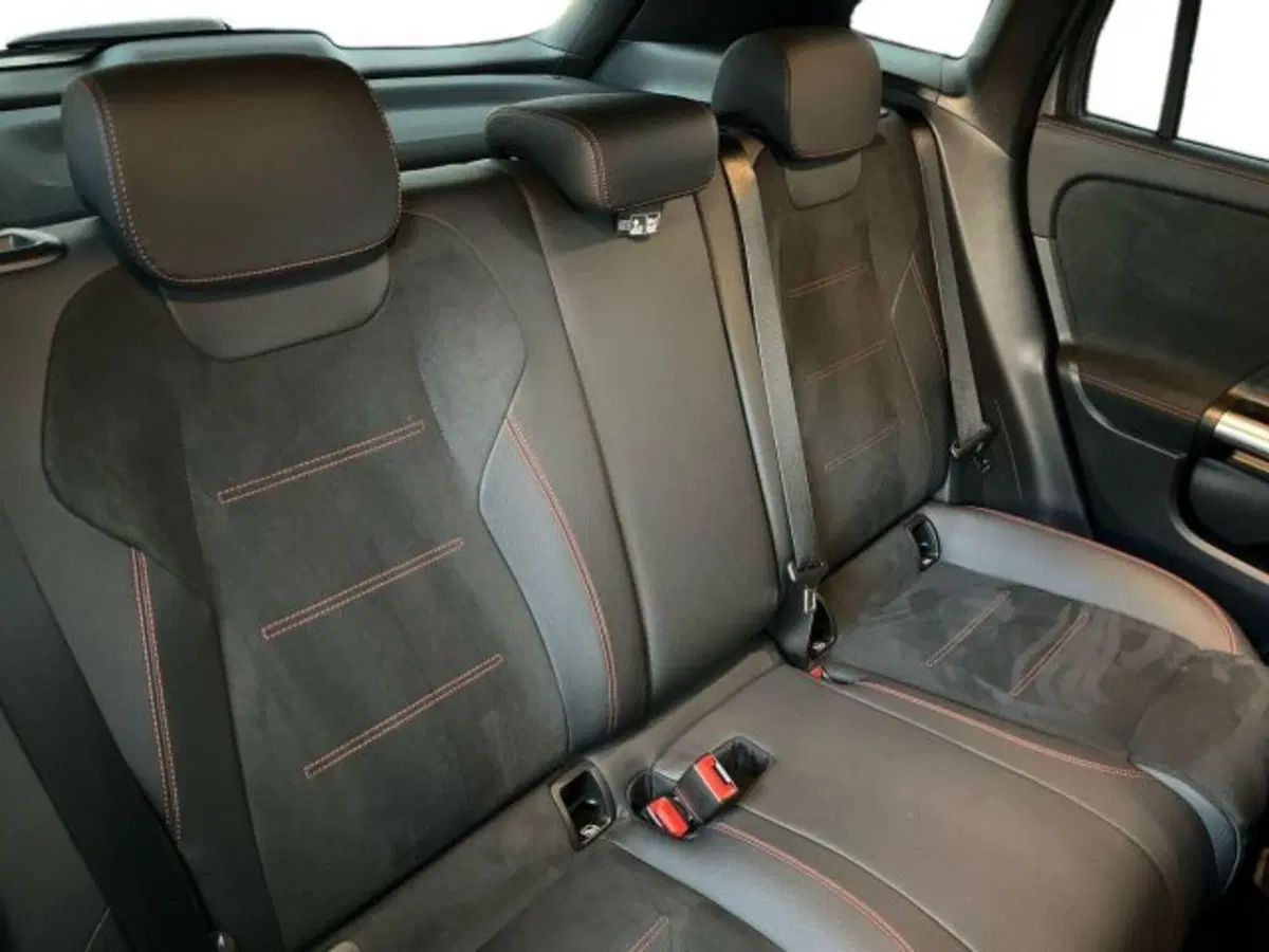 Mercedes-Benz GLA SUV nuova a Verona (13)