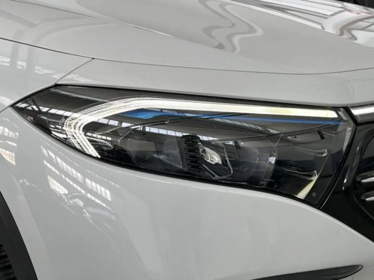 Mercedes-Benz EQA usata a Verona (17)
