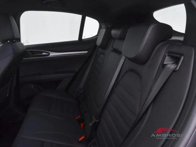 Alfa Romeo Stelvio usata a Perugia (10)