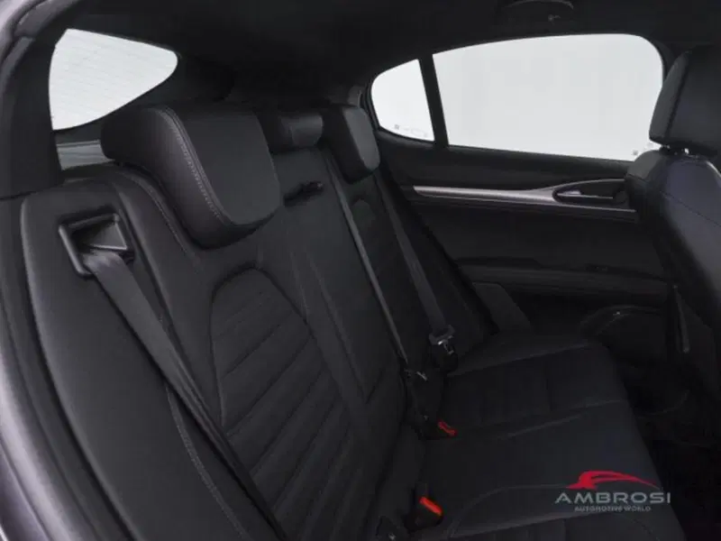 Alfa Romeo Stelvio usata a Perugia (11)