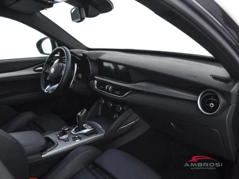 Alfa Romeo Stelvio usata a Perugia (12)