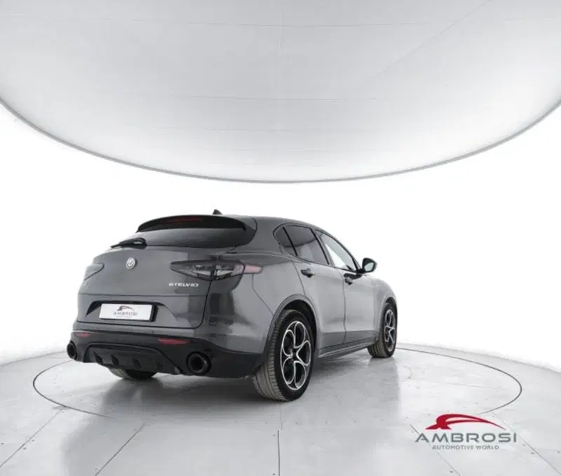 Alfa Romeo Stelvio usata a Perugia (3)