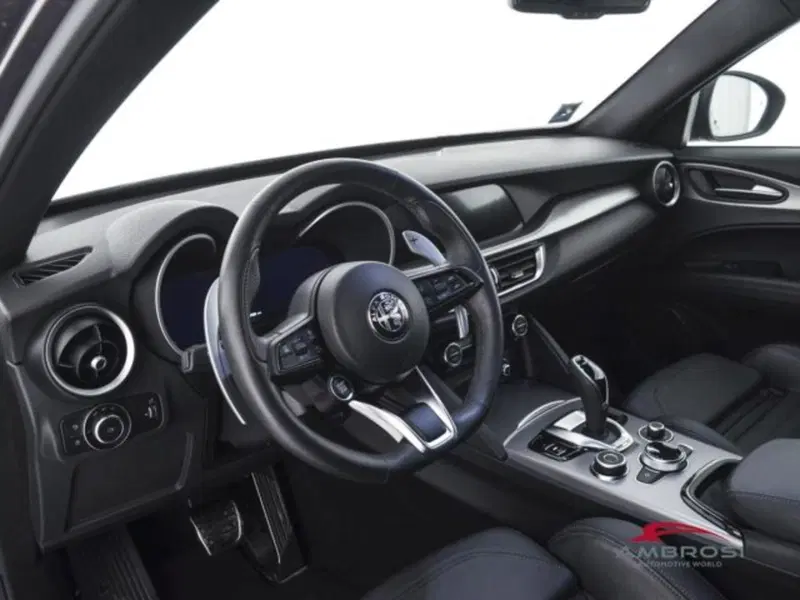 Alfa Romeo Stelvio usata a Perugia (8)