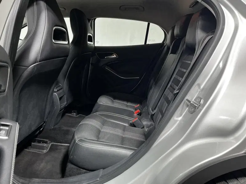 Mercedes-Benz GLA SUV usata a Sondrio (11)