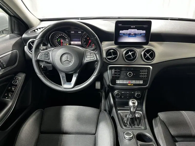 Mercedes-Benz GLA SUV usata a Sondrio (13)