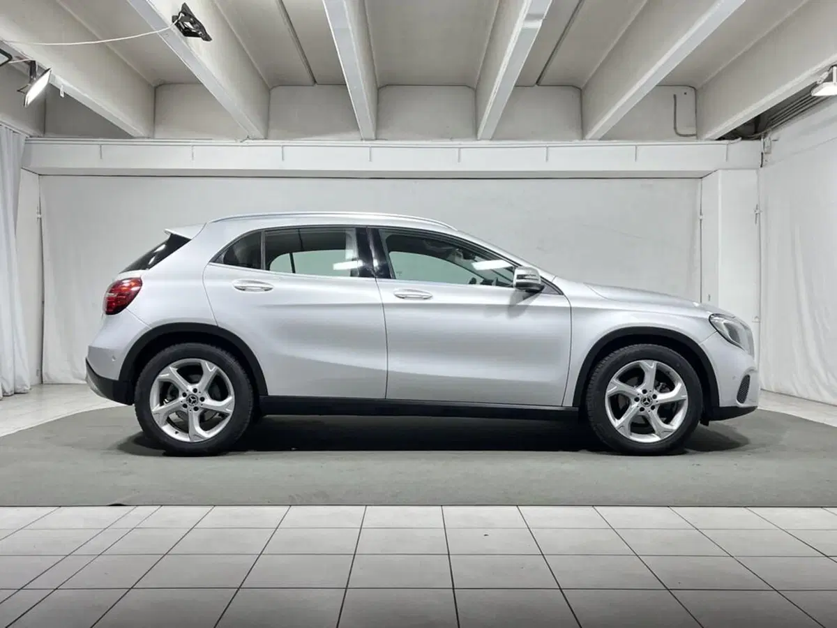 Mercedes-Benz GLA SUV usata a Sondrio (6)