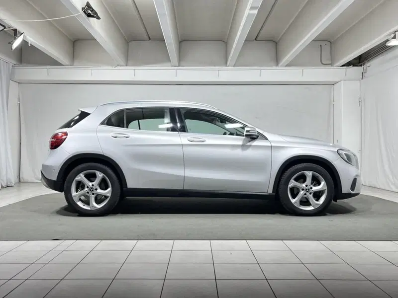 Mercedes-Benz GLA SUV usata a Sondrio (6)