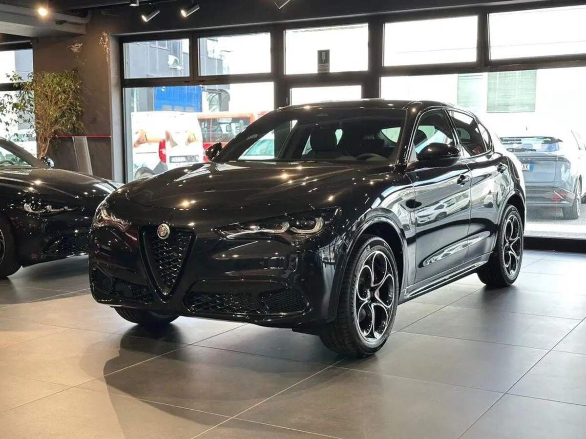 Alfa Romeo Stelvio nuova a Sondrio