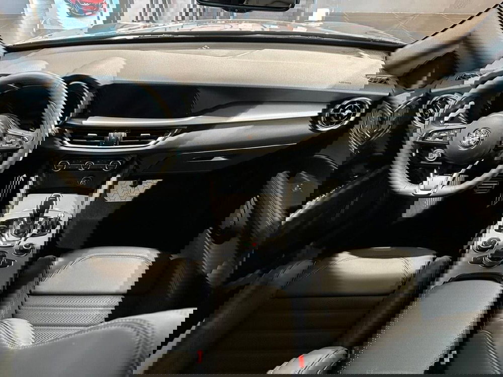 Alfa Romeo Stelvio nuova a Sondrio (12)