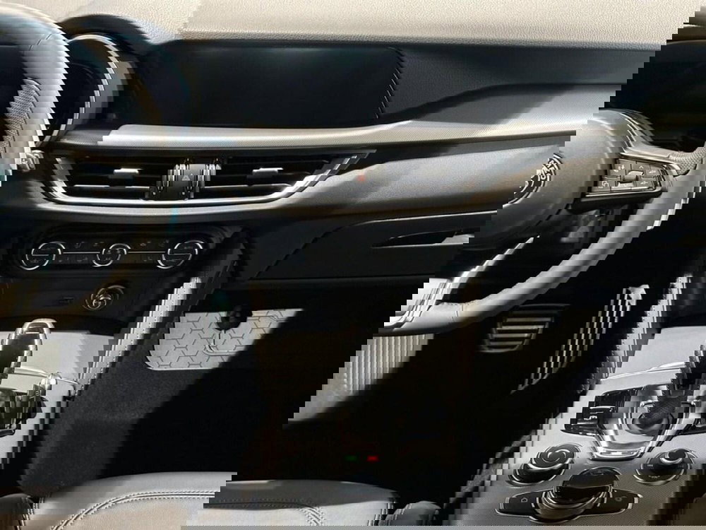 Alfa Romeo Stelvio nuova a Sondrio (14)