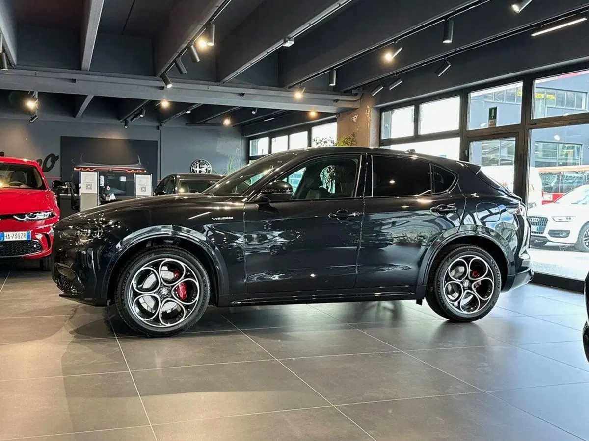 Alfa Romeo Stelvio nuova a Sondrio (2)