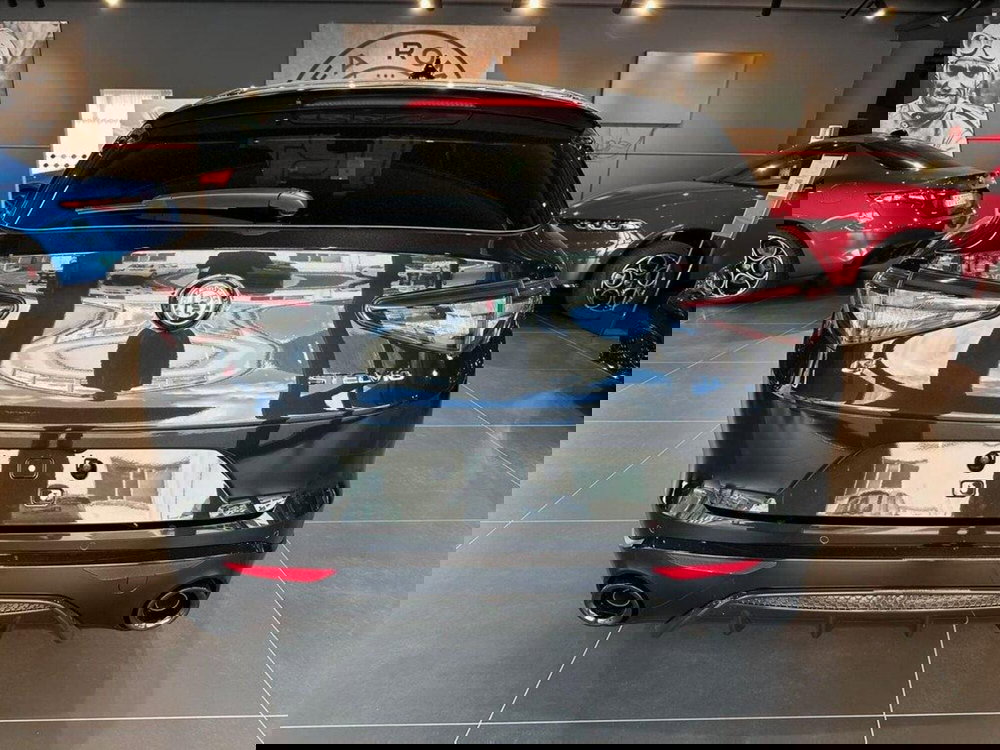 Alfa Romeo Stelvio nuova a Sondrio (4)