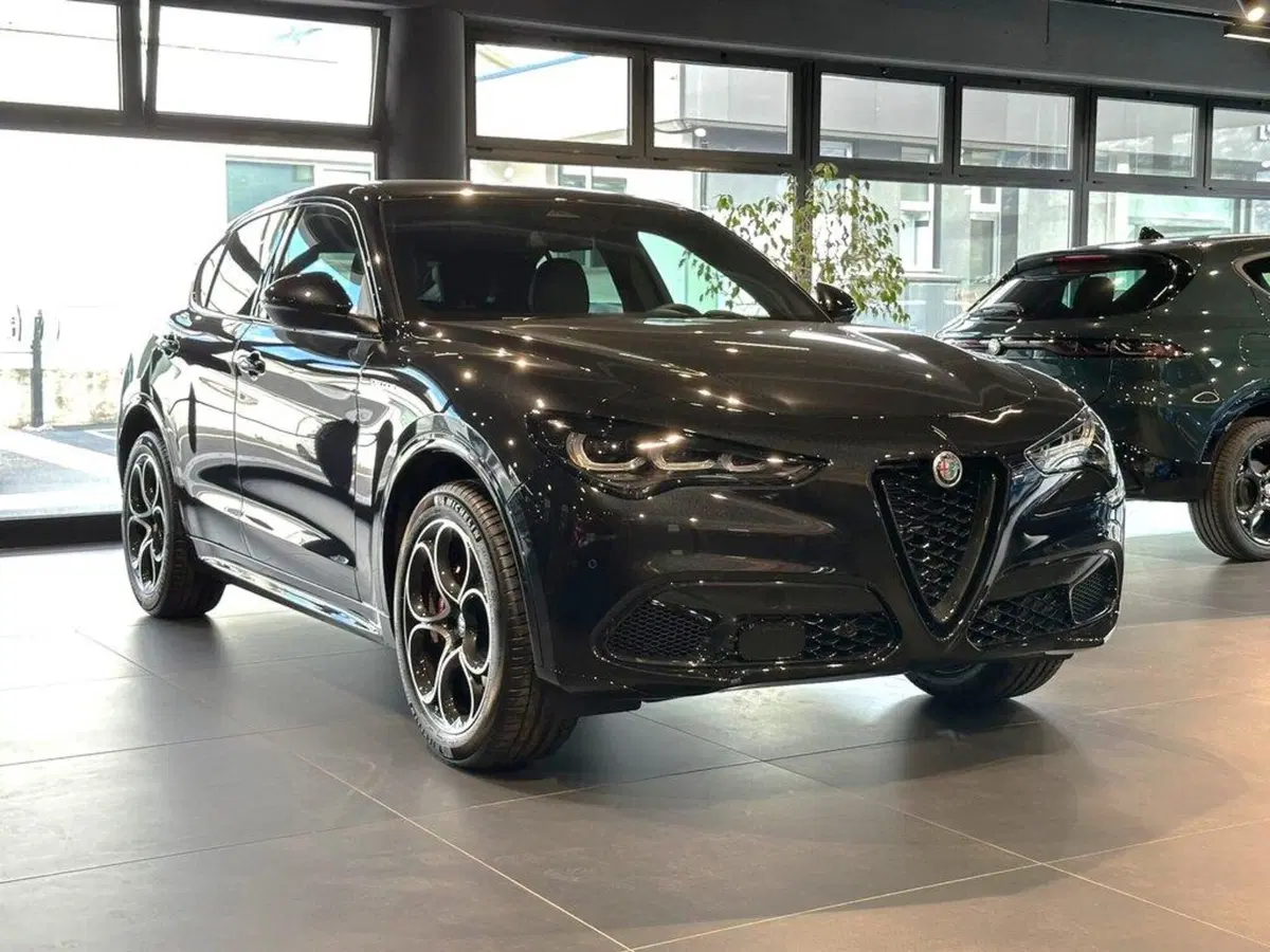 Alfa Romeo Stelvio nuova a Sondrio (7)