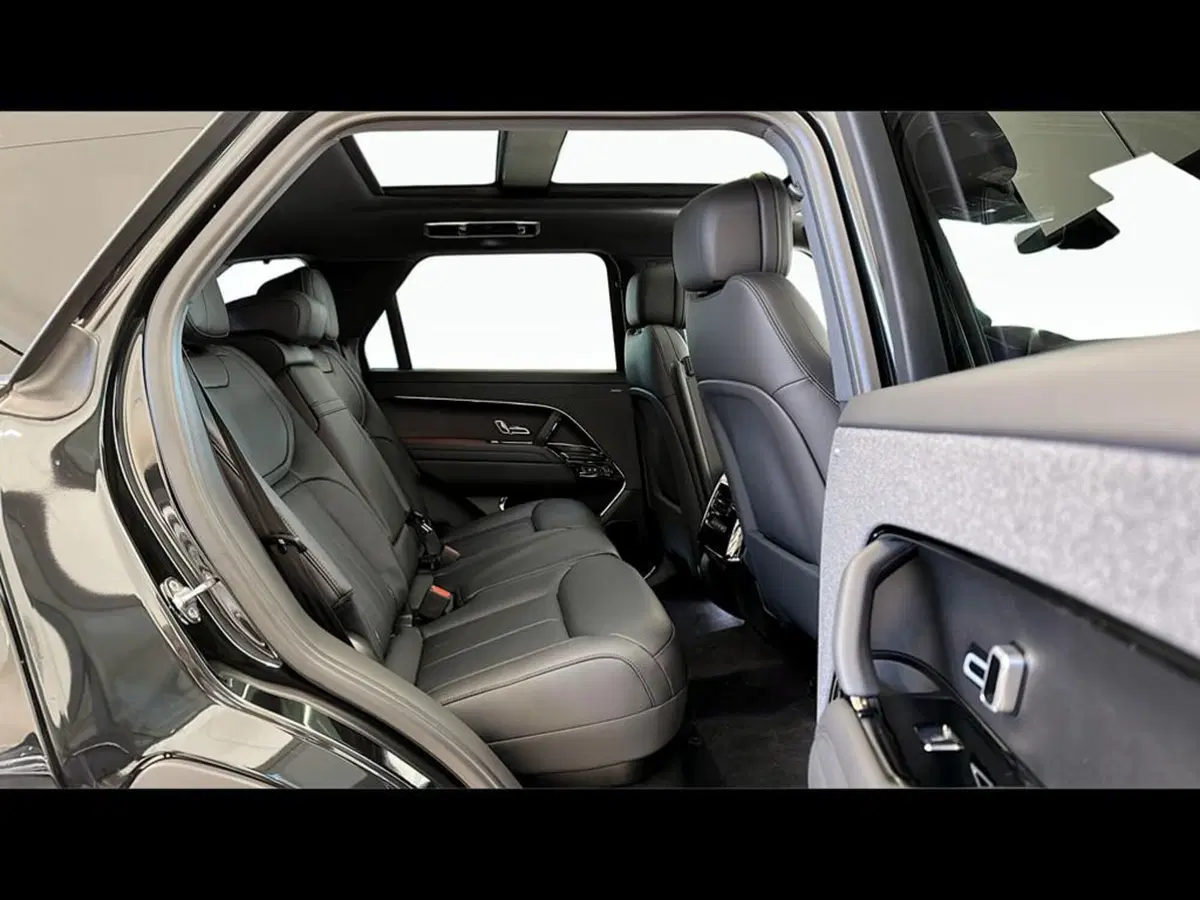 Land Rover Range Rover Sport nuova a Varese (5)