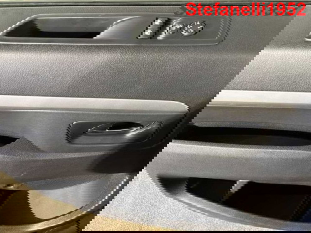 Peugeot Traveller nuova a Bologna (9)