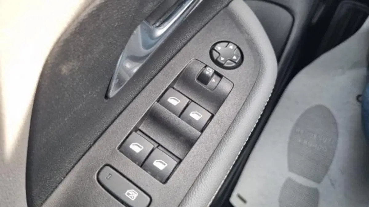 Opel Mokka usata a Savona (13)