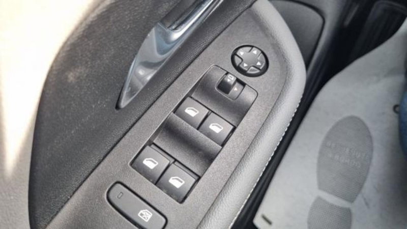 Opel Mokka usata a Savona (13)