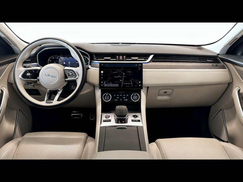 Jaguar F-Pace usata a Varese (4)