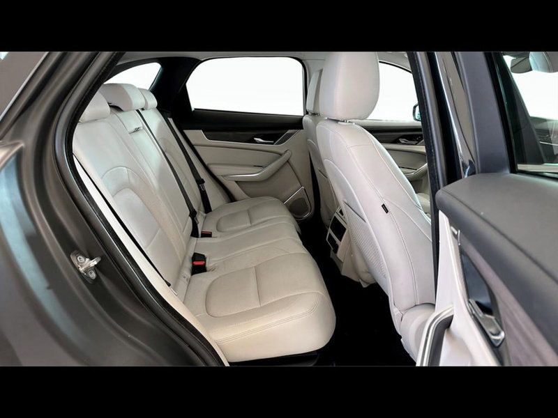 Jaguar F-Pace usata a Varese (5)