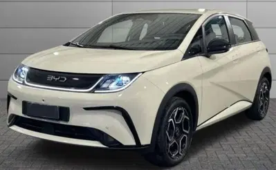 Byd Dolphin 60,48 kWh Design nuova a Castenaso