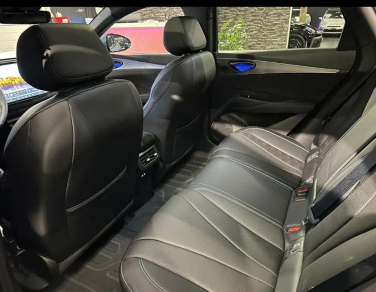 Byd Seal 6 DM-i Station Wagon nuova a Bologna (14)