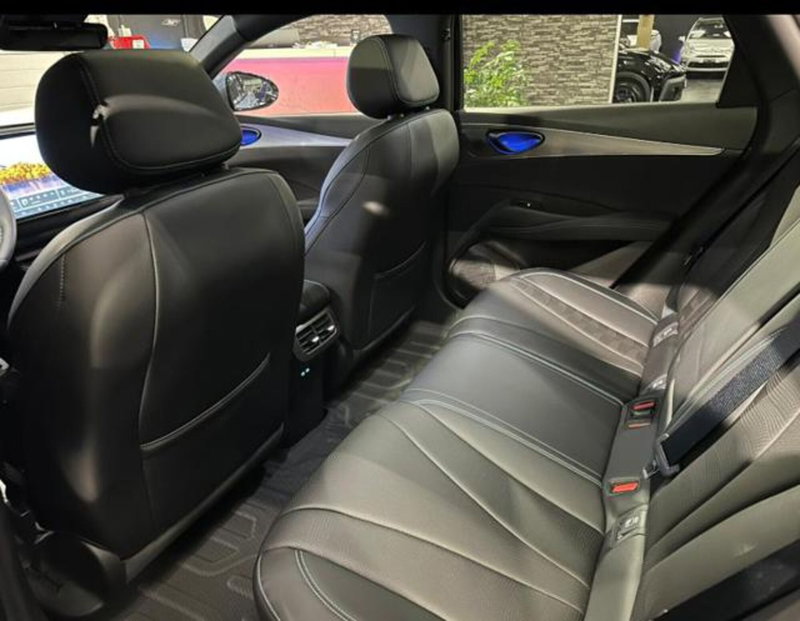Byd Seal Station Wagon nuova a Bologna (14)