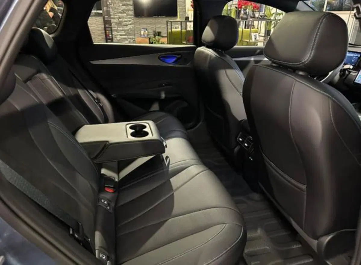 Byd Seal 6 DM-i Station Wagon nuova a Bologna (15)