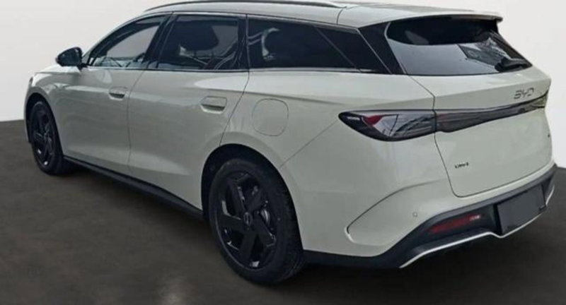 Byd Seal Station Wagon nuova a Bologna (3)