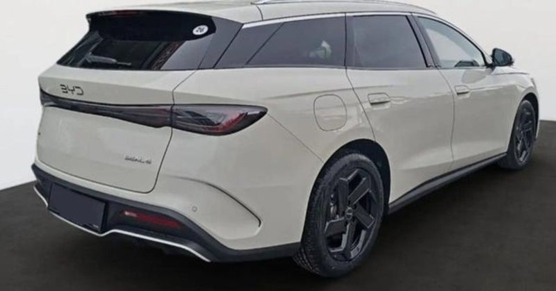 Byd Seal Station Wagon nuova a Bologna (6)