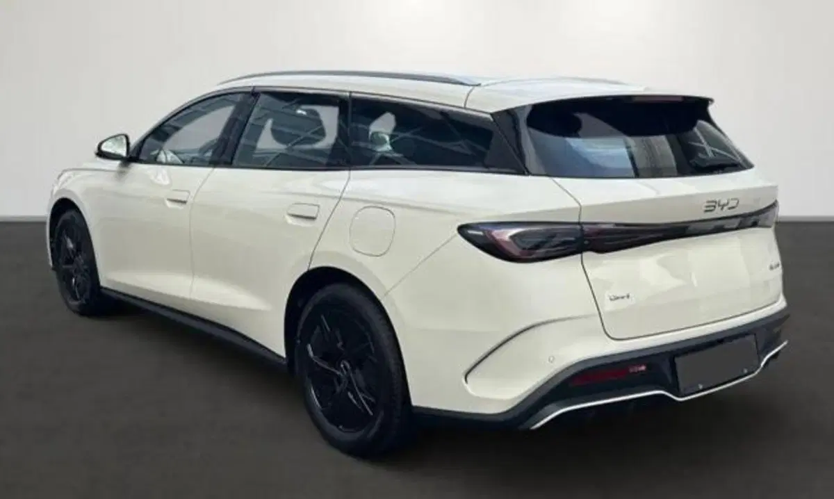 Byd Seal 6 DM-i Station Wagon nuova a Bologna (3)
