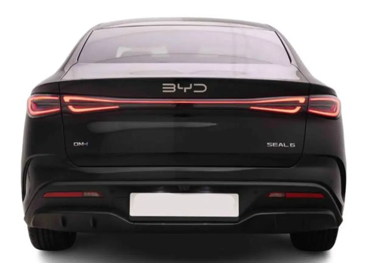 Byd Seal 6 DM-i nuova a Bologna (4)