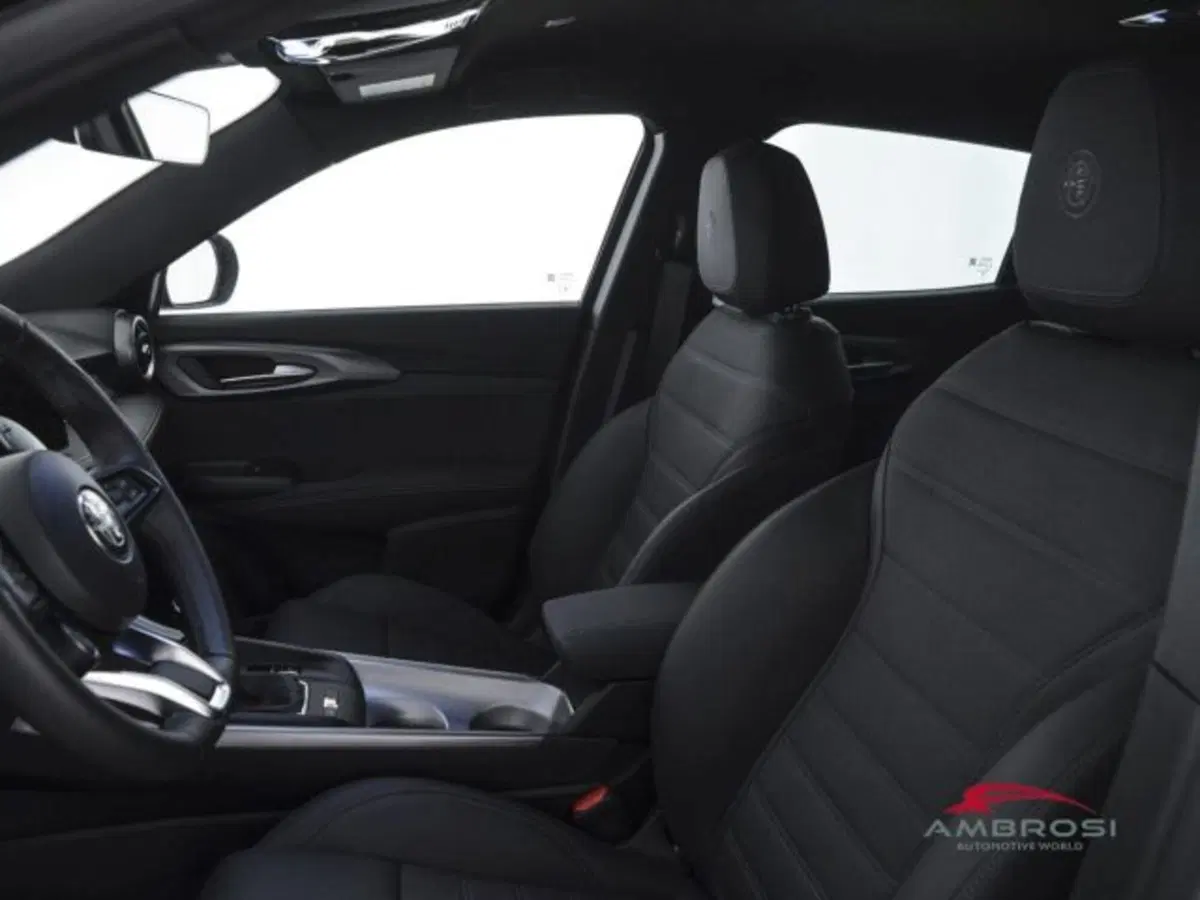 Alfa Romeo Tonale nuova a Perugia (9)