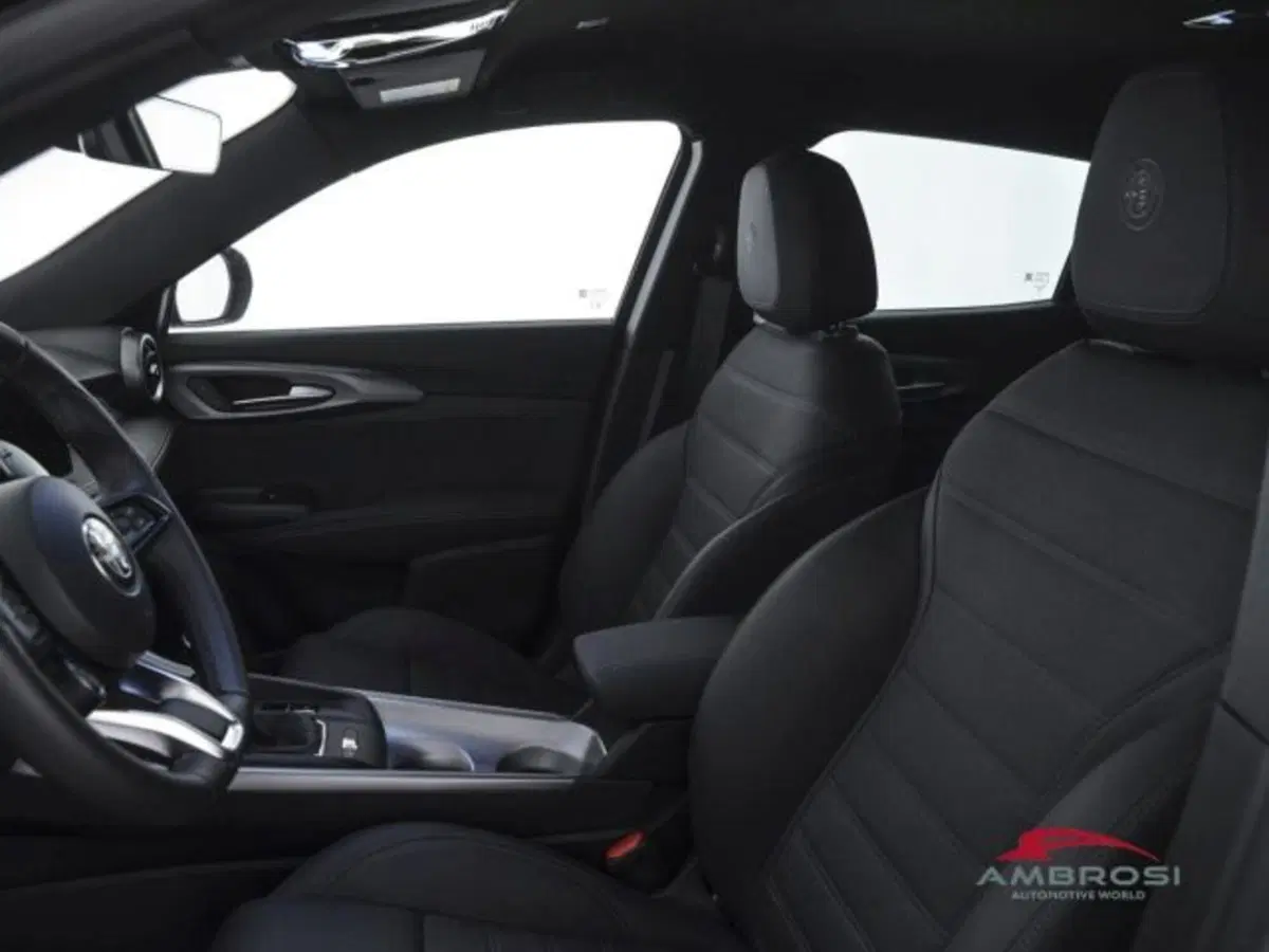 Alfa Romeo Tonale nuova a Perugia (9)