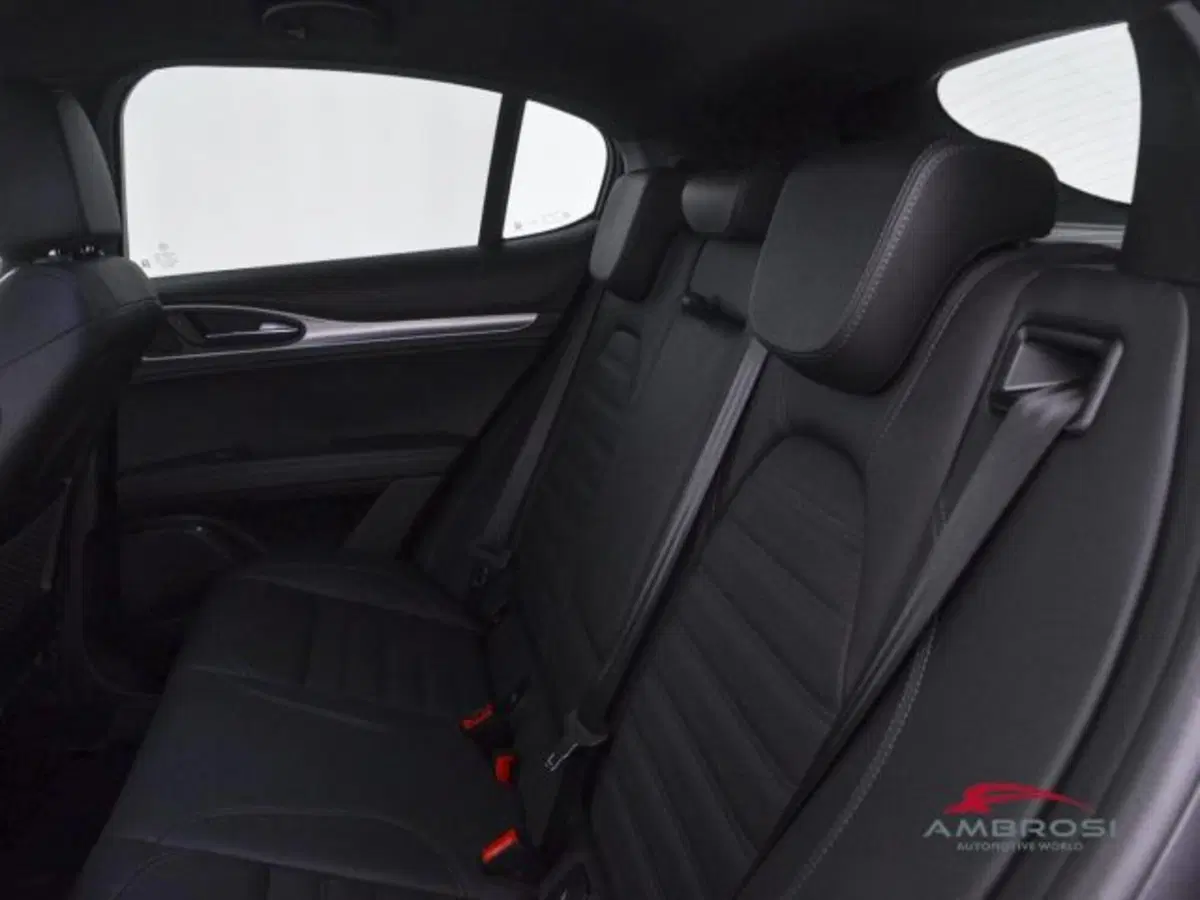 Alfa Romeo Stelvio usata a Perugia (10)