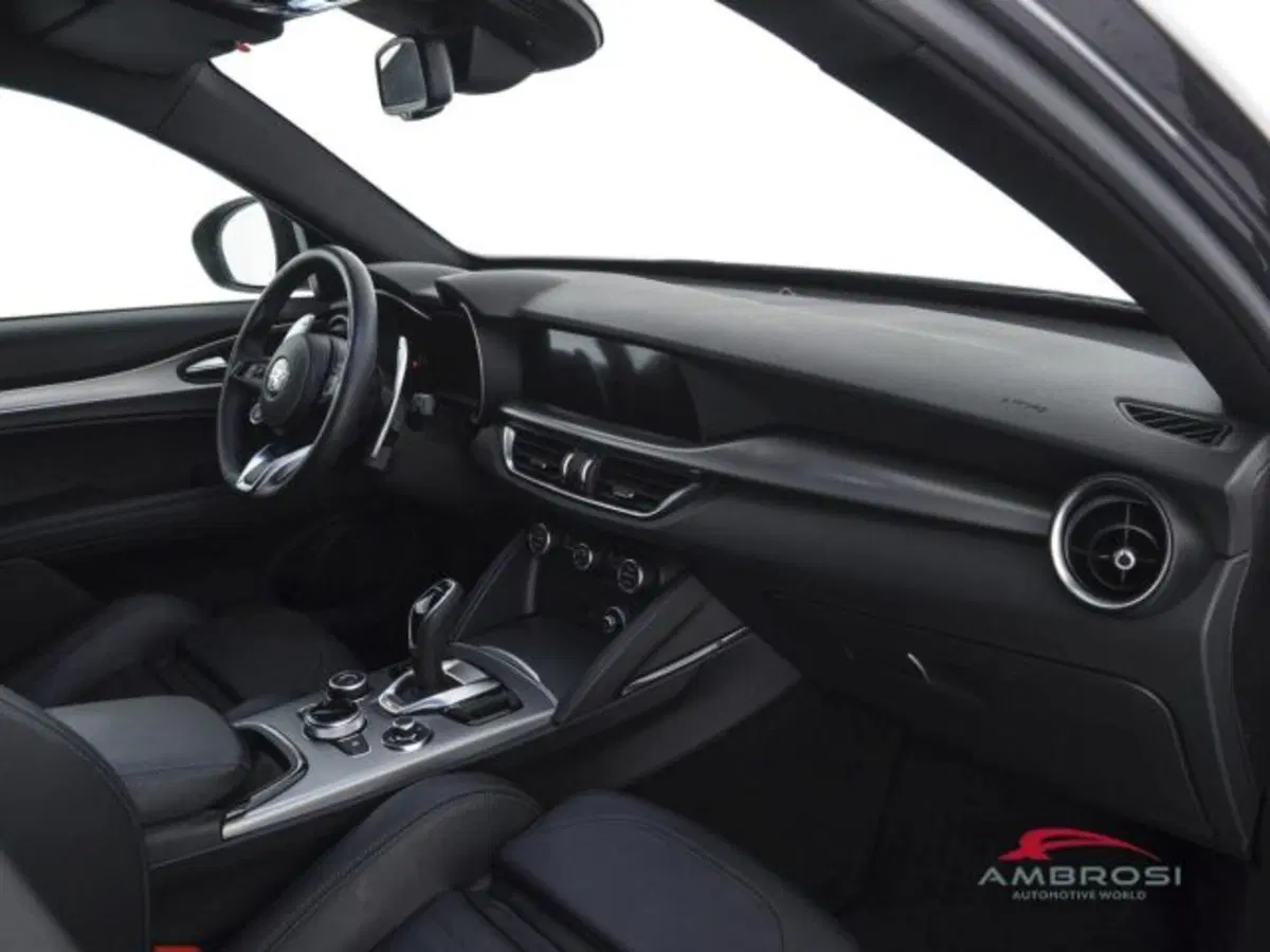 Alfa Romeo Stelvio usata a Perugia (12)