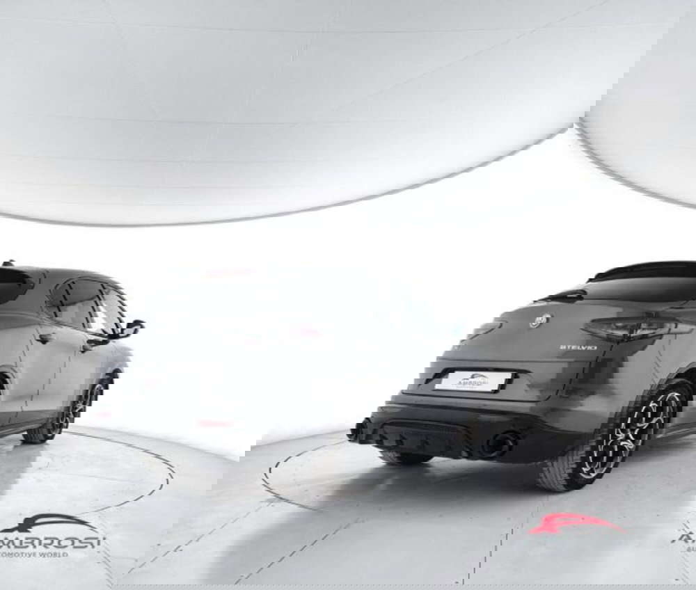 Alfa Romeo Stelvio usata a Perugia (3)