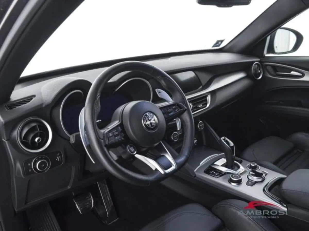 Alfa Romeo Stelvio usata a Perugia (8)