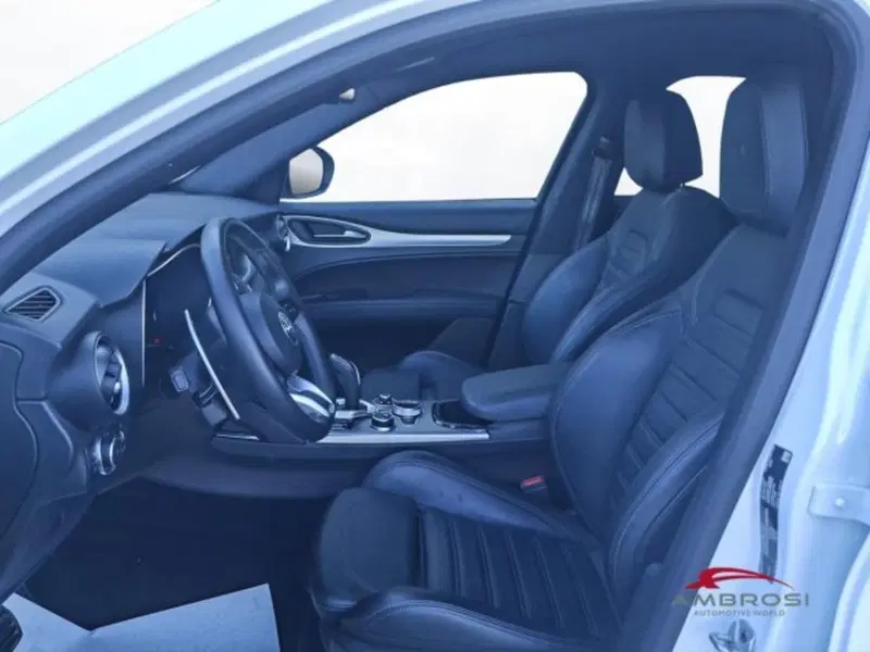 Alfa Romeo Stelvio usata a Perugia (10)
