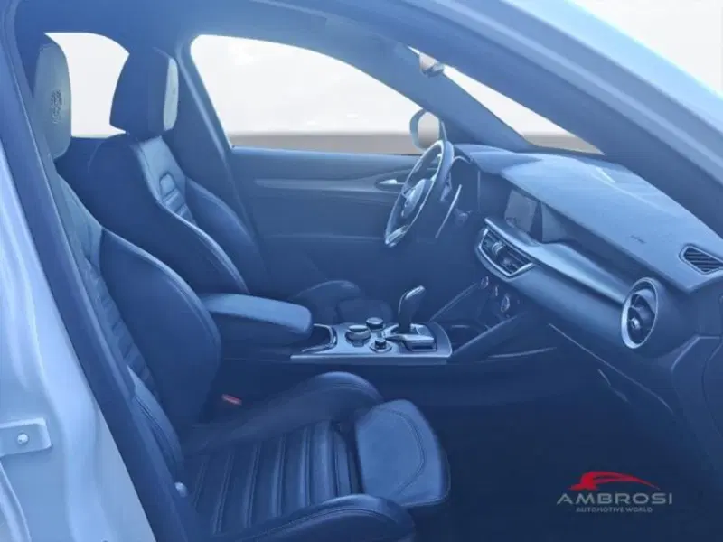 Alfa Romeo Stelvio usata a Perugia (12)