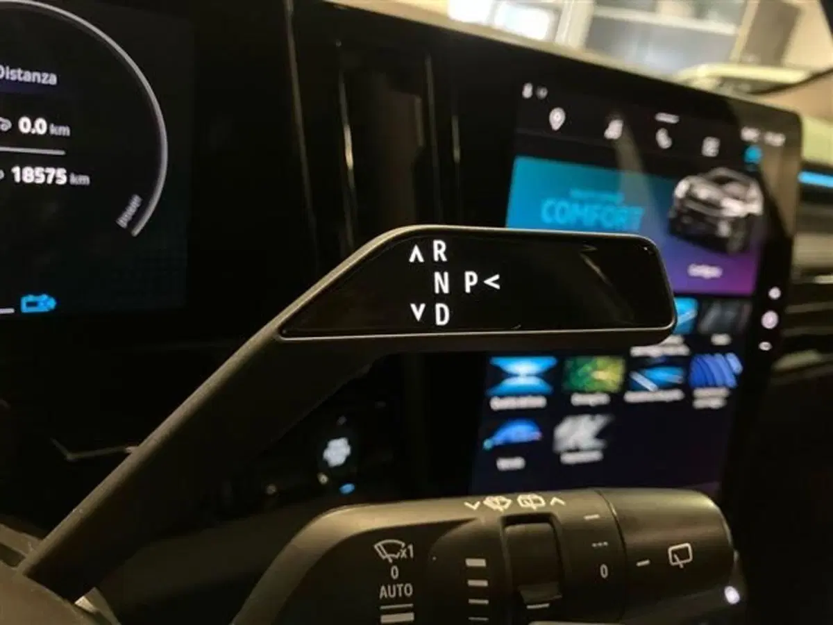 Renault Espace usata a Como (18)