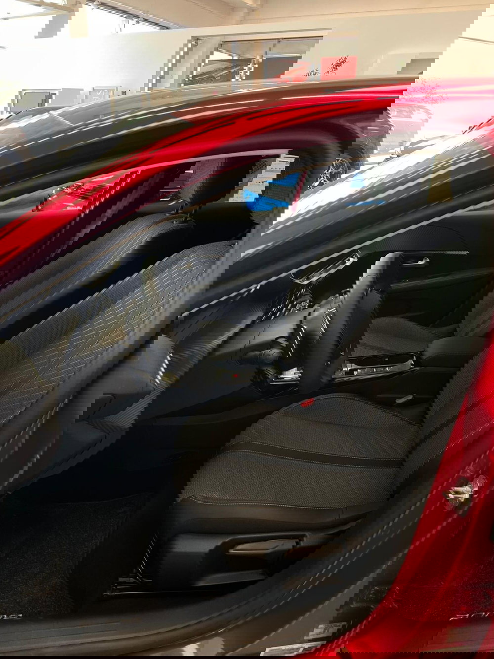 Peugeot 208 nuova a Sassari (12)