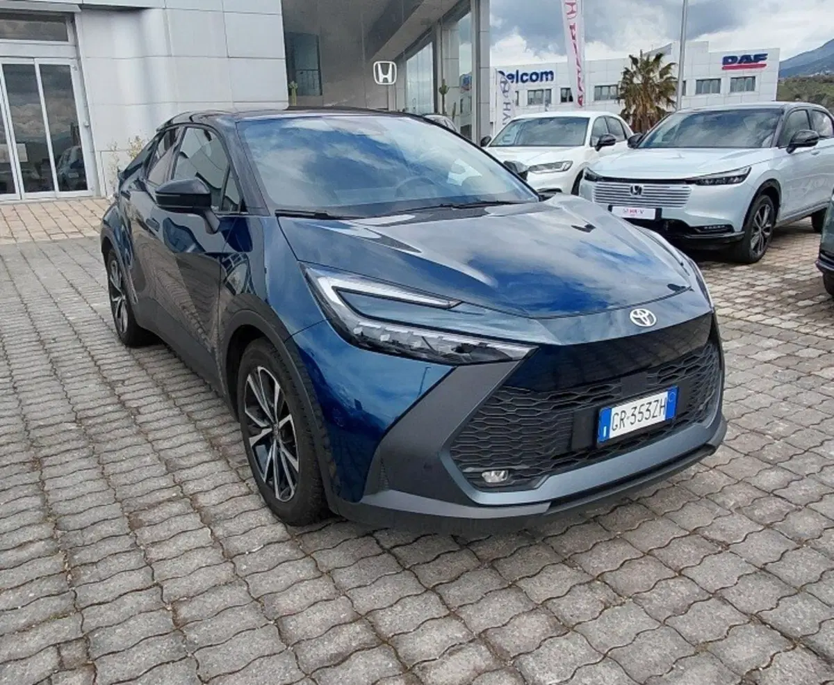 Toyota Toyota C-HR usata a Cosenza (3)