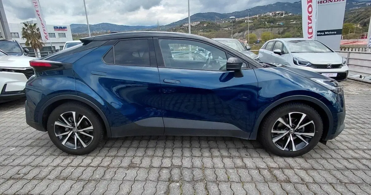 Toyota Toyota C-HR usata a Cosenza (4)
